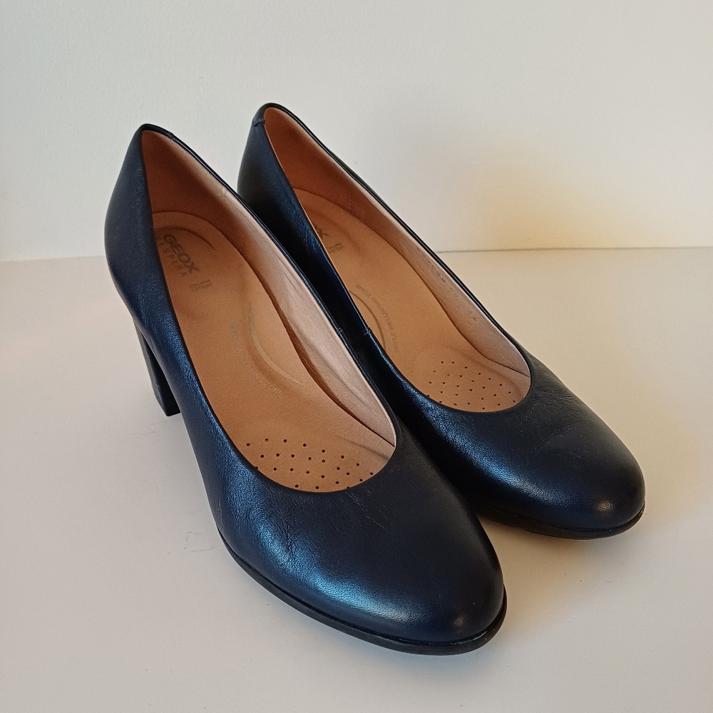 Geox Women's Black Leather Pump - Classic Comfort Heel